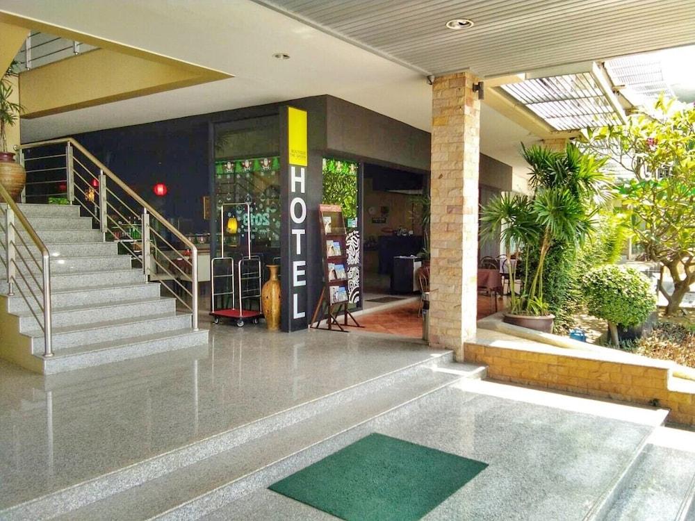 Green Residence Hotel Bang Rak Beach  Exterior photo
