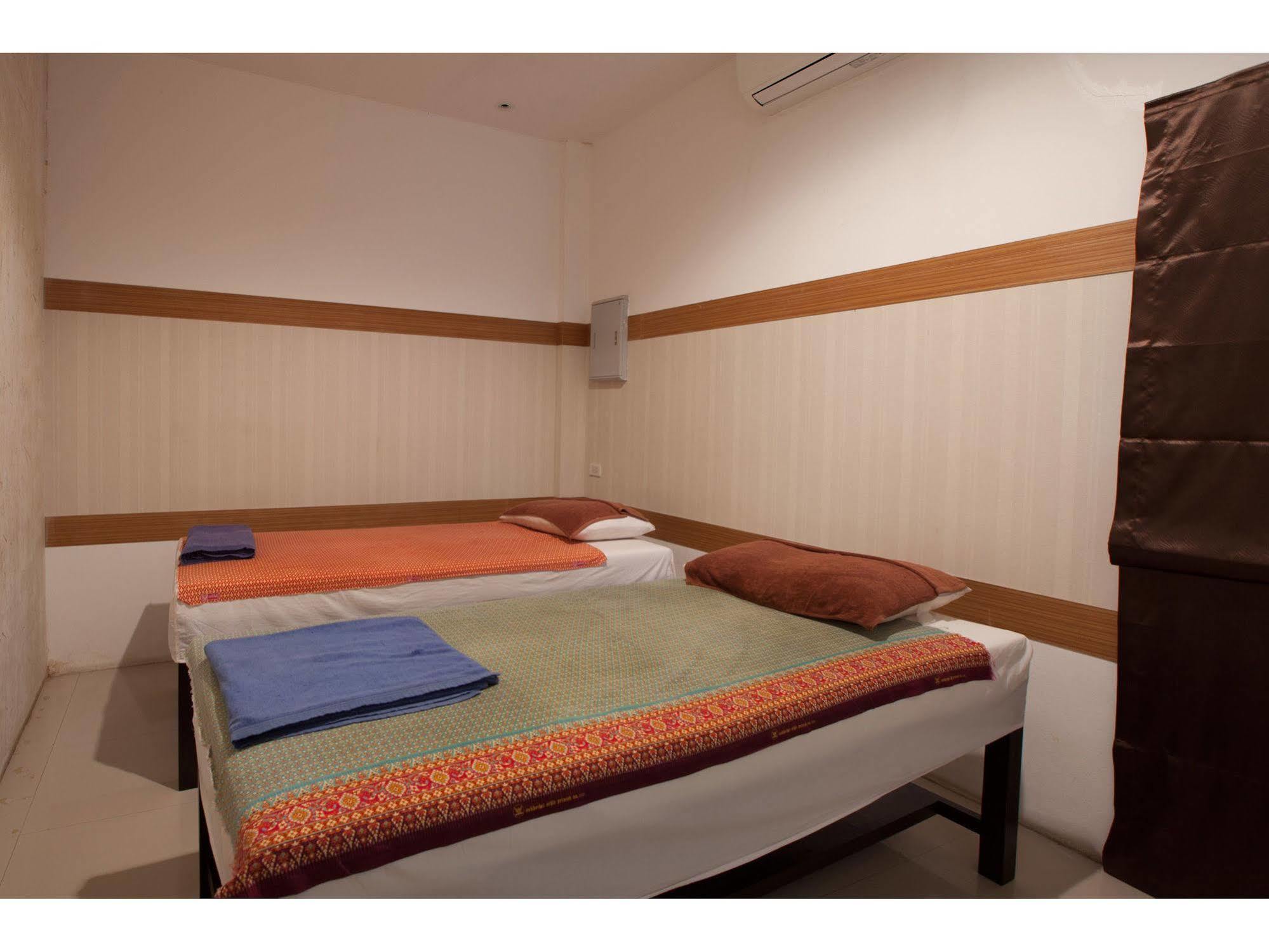 Green Residence Hotel Bang Rak Beach  Exterior photo